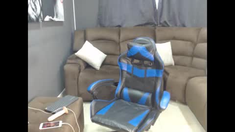 Snapshot of machissex chatting on September 23, 11:24 am machissex online show from September 23, 11:24 am