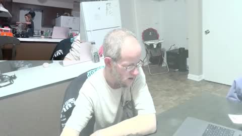 mad_hornet1983 online show from January 21, 4:54 am