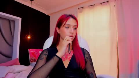 Snapshot of madame_lilith chatting on January 31, 2:28 pm madame lilith online show from January 31, 2:28 pm