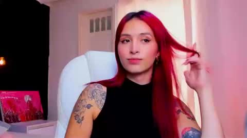 Snapshot of madame_lilith chatting on February 18, 5:31 pm madame lilith online show from February 18, 5:31 pm