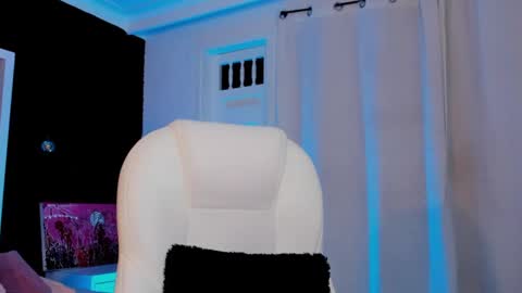 Snapshot of madame_lilith chatting on March 3, 11:22 am madame lilith online show from March 3, 11:22 am