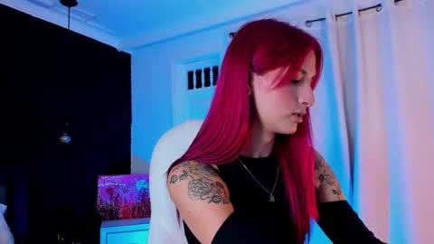 Snapshot of madame_lilith chatting on October 20, 11:21 am madame lilith online show from October 20, 11:21 am