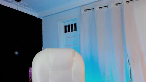 Snapshot of madame_lilith chatting on October 26, 11:49 am madame lilith online show from October 26, 11:49 am