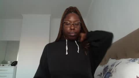 Snapshot of madamindigo chatting on December 21, 2:37 pm YourMadamIndigo online show from December 21, 2:37 pm