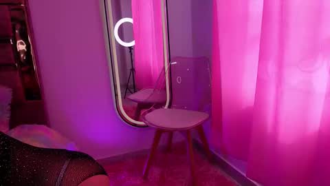 Snapshot of maddie_ross_ chatting on November 19, 7:36 pm Maddie Ross online show from November 19, 7:36 pm