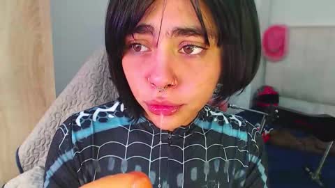 maddiie and clyde online show from September 26, 4:44 pm