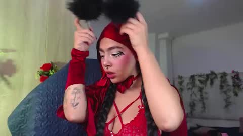 maddiie and clyde online show from October 31, 2:18 pm