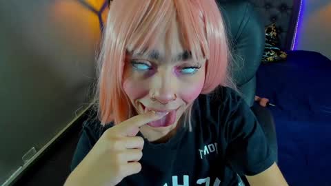 Maddie online show from December 6, 2:49 pm