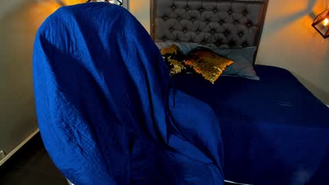 Maddie online show from December 11, 5:04 pm