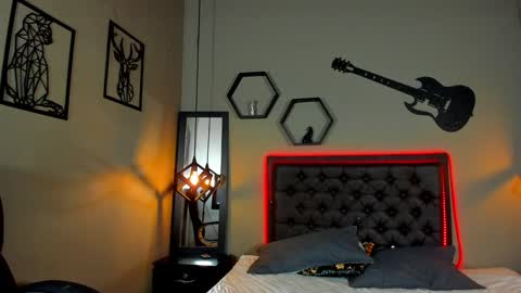 Maddie online show from December 14, 7:46 pm