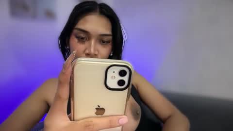 Snapshot of maddison_jade chatting on November 19, 5:02 pm maddison_jade online show from November 19, 5:02 pm