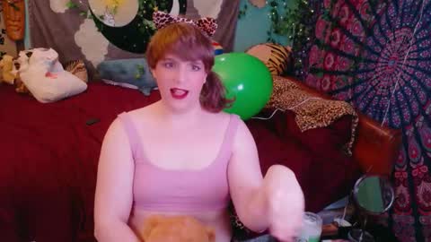 Snapshot of maddy_cat chatting on October 20, 3:01 pm Maddy Cat online show from October 20, 3:01 pm