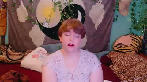 Snapshot of maddy_cat chatting on October 21, 2:29 pm Maddy Cat online show from October 21, 2:29 pm