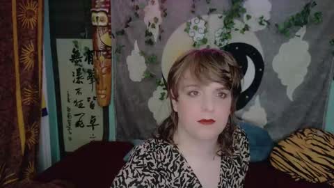 Snapshot of maddy_cat chatting on October 28, 3:36 pm Maddy Cat online show from October 28, 3:36 pm