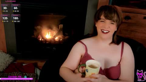 Snapshot of maddy_cat chatting on November 25, 9:15 pm Maddy Cat online show from November 25, 9:15 pm