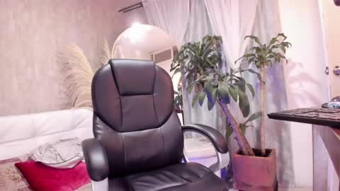 Maddy online show from October 13, 8:31 pm