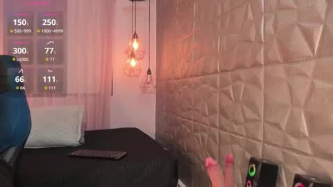 Maddy  online show from October 29, 7:59 pm