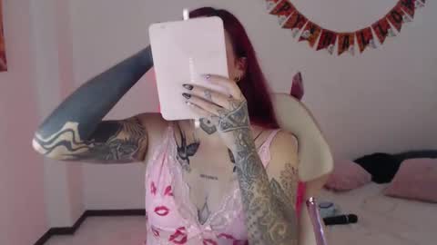 maddy_vicius19 online show from October 19, 8:42 pm