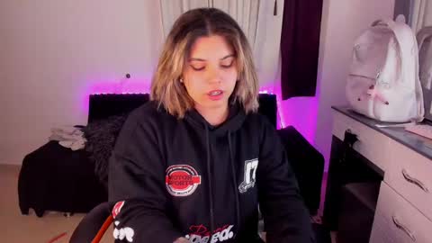 madelaine_taylor online show from December 10, 3:41 am