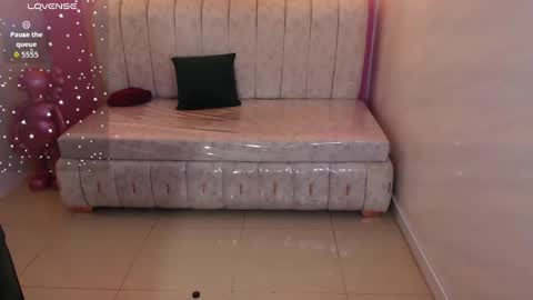 Madhison  online show from October 3, 8:06 pm