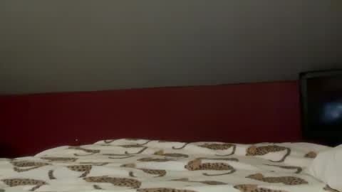 Snapshot of madibaby999 chatting on October 3, 11:24 pm madibaby999 online show from October 3, 11:24 pm