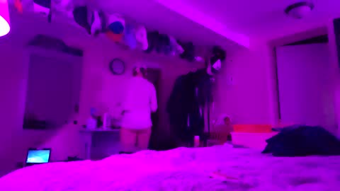 Snapshot of madie_ray chatting on September 18, 6:26 am Madie Ray online show from September 18, 6:26 am