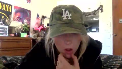 yourfavblonde online show from October 8, 7:11 pm