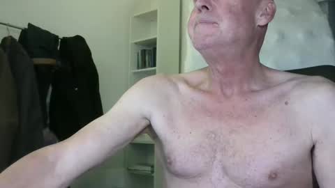 Snapshot of madio1187940 chatting on November 20, 9:58 pm madio1187940 online show from November 20, 9:58 pm