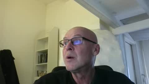 Snapshot of madio1187940 chatting on December 3, 1:31 pm madio1187940 online show from December 3, 1:31 pm