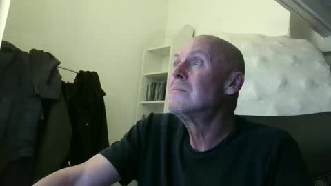 Snapshot of madio1187940 chatting on December 16, 7:41 pm madio1187940 online show from December 16, 7:41 pm