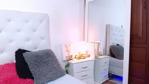 Jenny  online show from January 28, 3:57 am