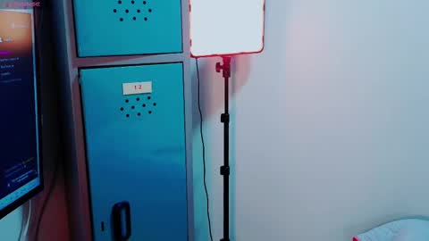 madison_oli online show from January 13, 3:26 pm