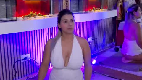 Snapshot of madisonrusso chatting on November 2, 9:00 am madisonrusso online show from November 2, 9:00 am