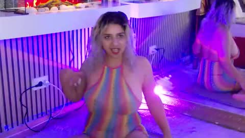 Snapshot of madisonrusso chatting on November 9, 10:13 am madisonrusso online show from November 9, 10:13 am