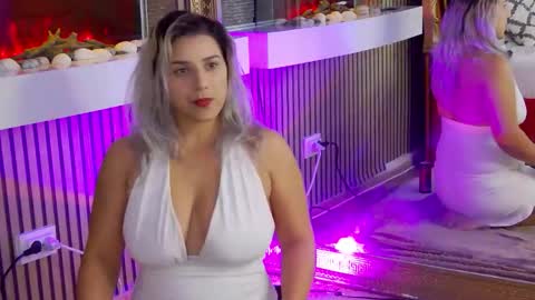 Snapshot of madisonrusso chatting on November 17, 8:53 am madisonrusso online show from November 17, 8:53 am