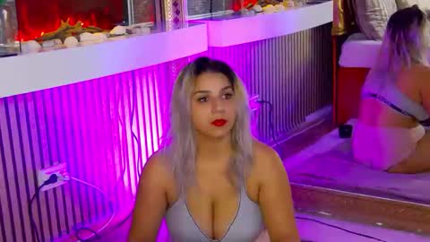 Snapshot of madisonrusso chatting on November 25, 10:48 am madisonrusso online show from November 25, 10:48 am