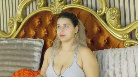 Snapshot of madisonrusso chatting on December 14, 8:52 am madisonrusso online show from December 14, 8:52 am