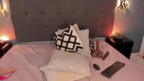 Madison Smith online show from December 31, 4:06 am