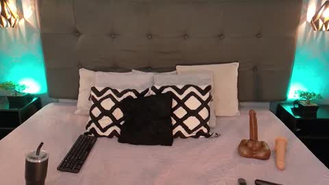 Madison Smith online show from January 24, 10:19 pm