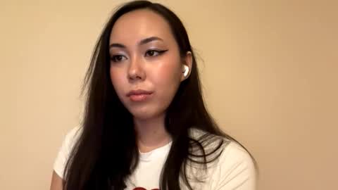 Snapshot of magdalenfigueras chatting on December 18, 1:28 pm KimYunAh or just Kim online show from December 18, 1:28 pm