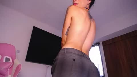 maggie online show from November 22, 8:52 pm