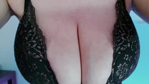 Maggie   online show from February 2, 9:51 am