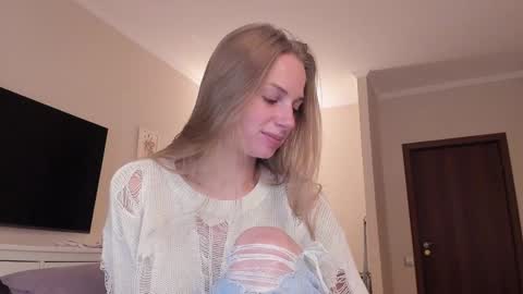 Snapshot of magic_couple13 chatting on December 3, 11:33 am Alice online show from December 3, 11:33 am