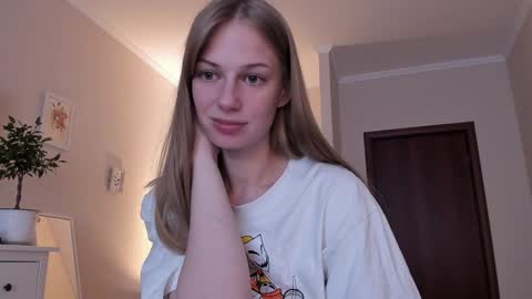 Snapshot of magic_couple13 chatting on December 4, 10:02 am Alice online show from December 4, 10:02 am