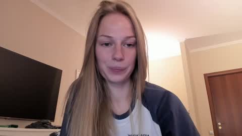 Snapshot of magic_couple13 chatting on December 6, 1:44 pm Alice online show from December 6, 1:44 pm