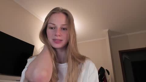 Snapshot of magic_couple13 chatting on December 24, 11:49 am Alice online show from December 24, 11:49 am