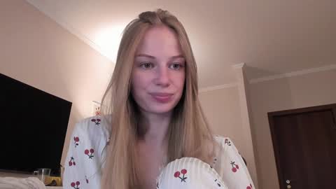 Snapshot of magic_couple13 chatting on January 6, 12:24 pm Alice online show from January 6, 12:24 pm