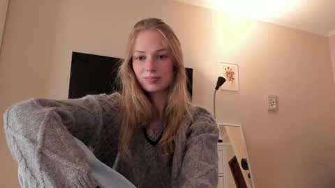 Snapshot of magic_couple13 chatting on January 23, 11:48 am Alice online show from January 23, 11:48 am