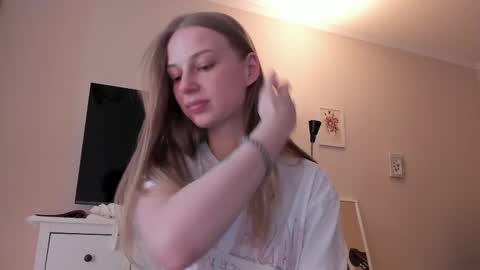 Snapshot of magic_couple13 chatting on February 21, 9:24 am Alice online show from February 21, 9:24 am