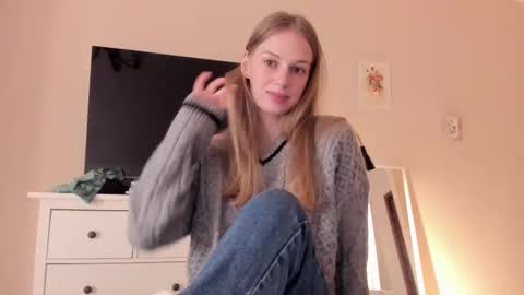 Snapshot of magic_couple13 chatting on March 3, 11:33 am Alice online show from March 3, 11:33 am